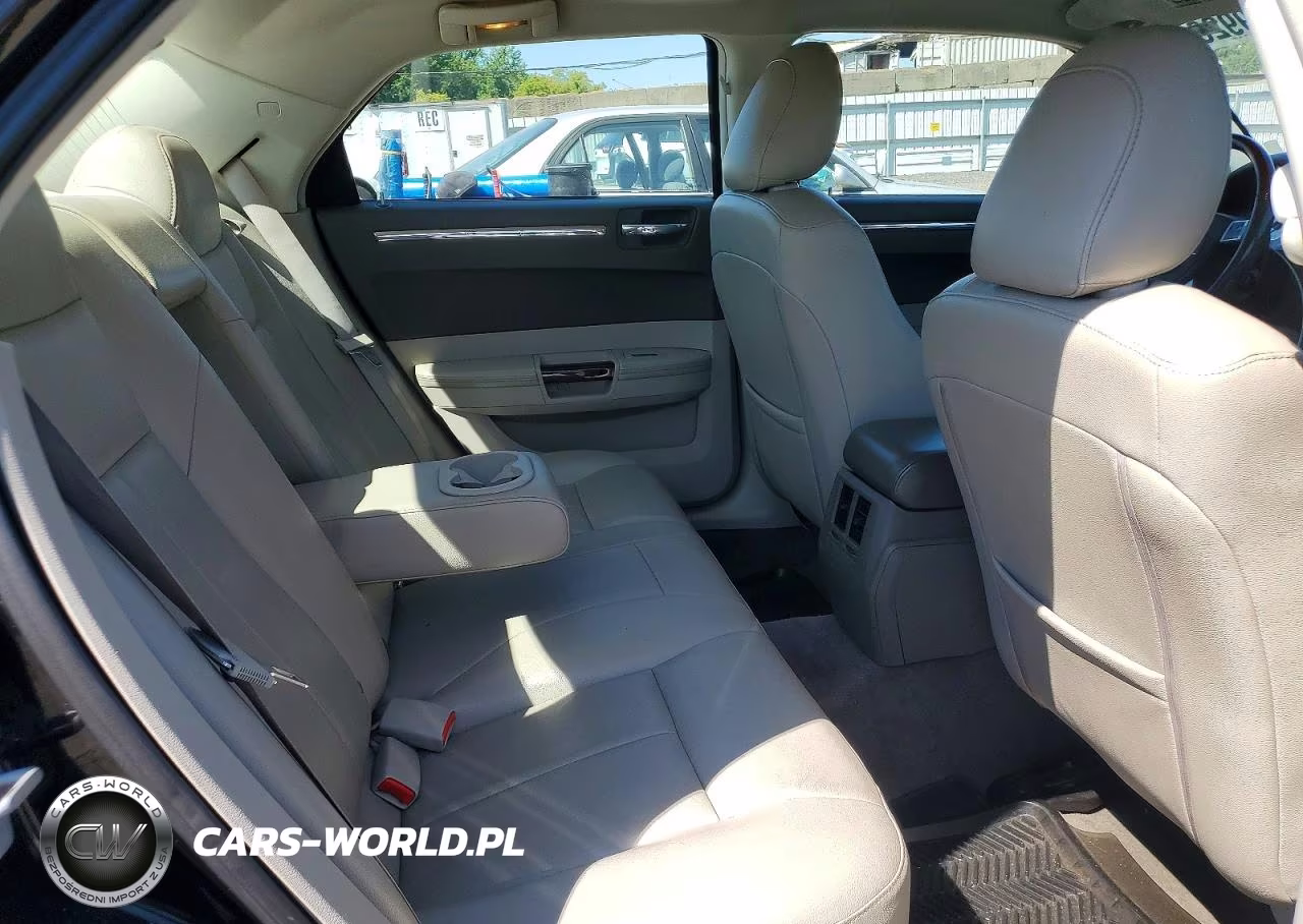 2008 Chrysler 300 Limited VIN:2C3LA33GX8H217460 - 10