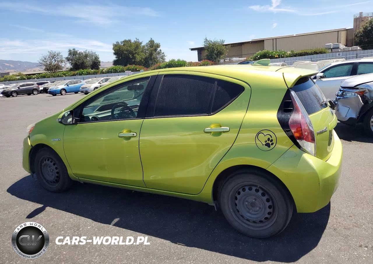 2015 Toyota Prius C One VIN:JTDKDTB37F1103327 - 2
