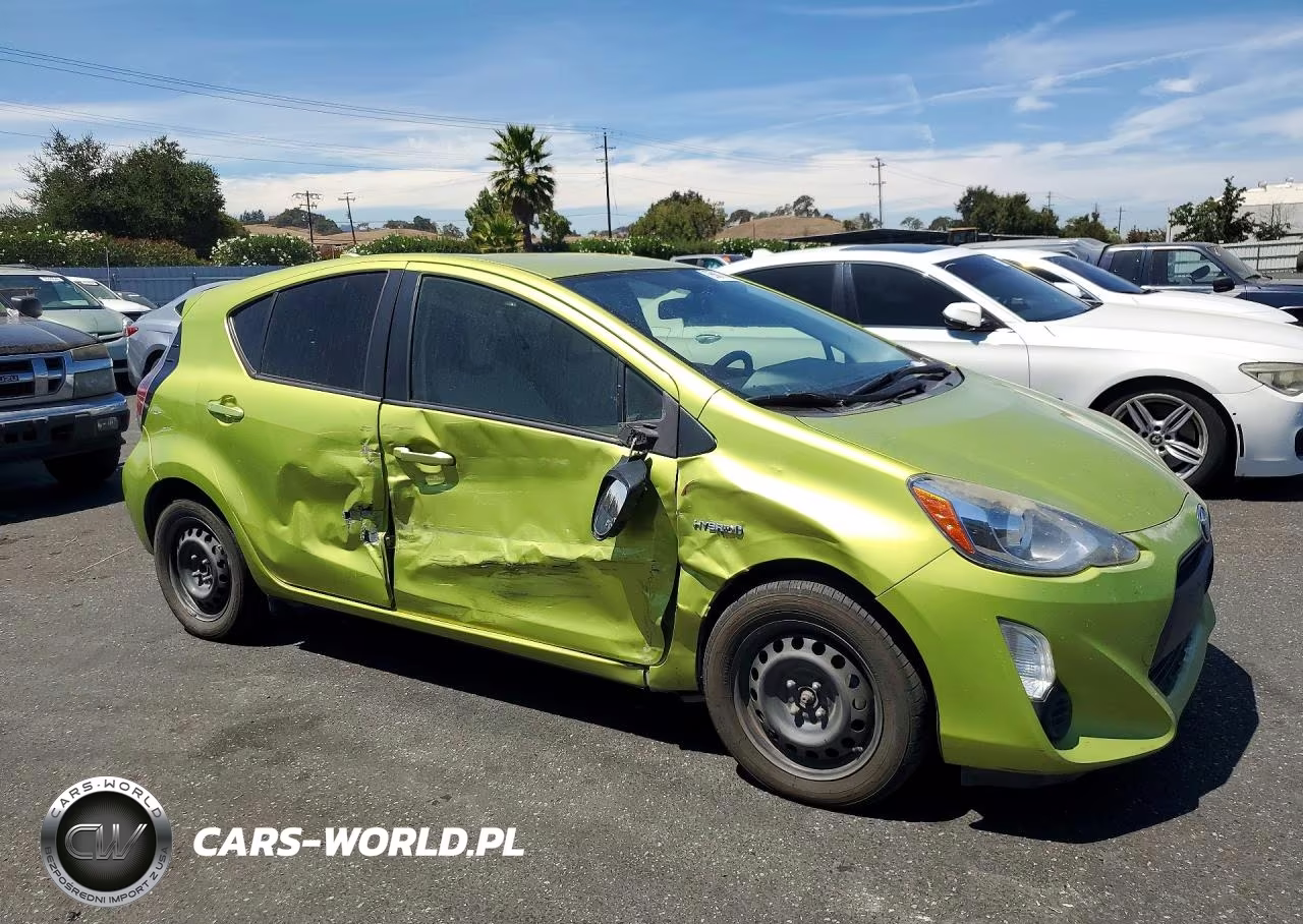 2015 Toyota Prius C One VIN:JTDKDTB37F1103327 - 4
