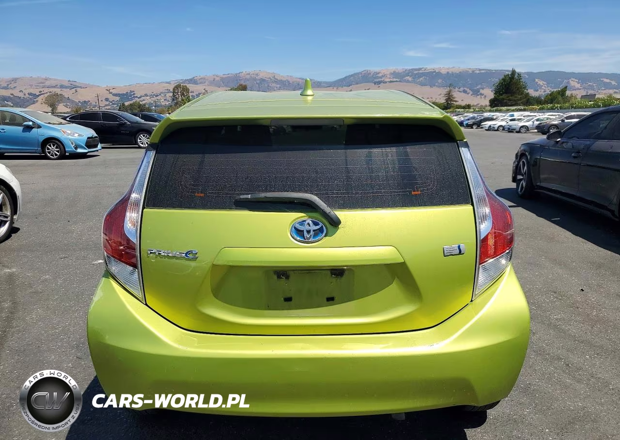 2015 Toyota Prius C One VIN:JTDKDTB37F1103327 - 6