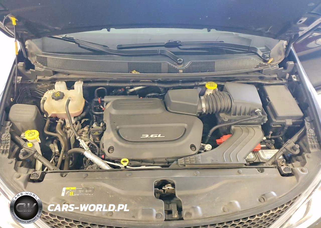 2018 Chrysler Pacifica Touring L VIN:2C4RC1BG1JR103871 - 12