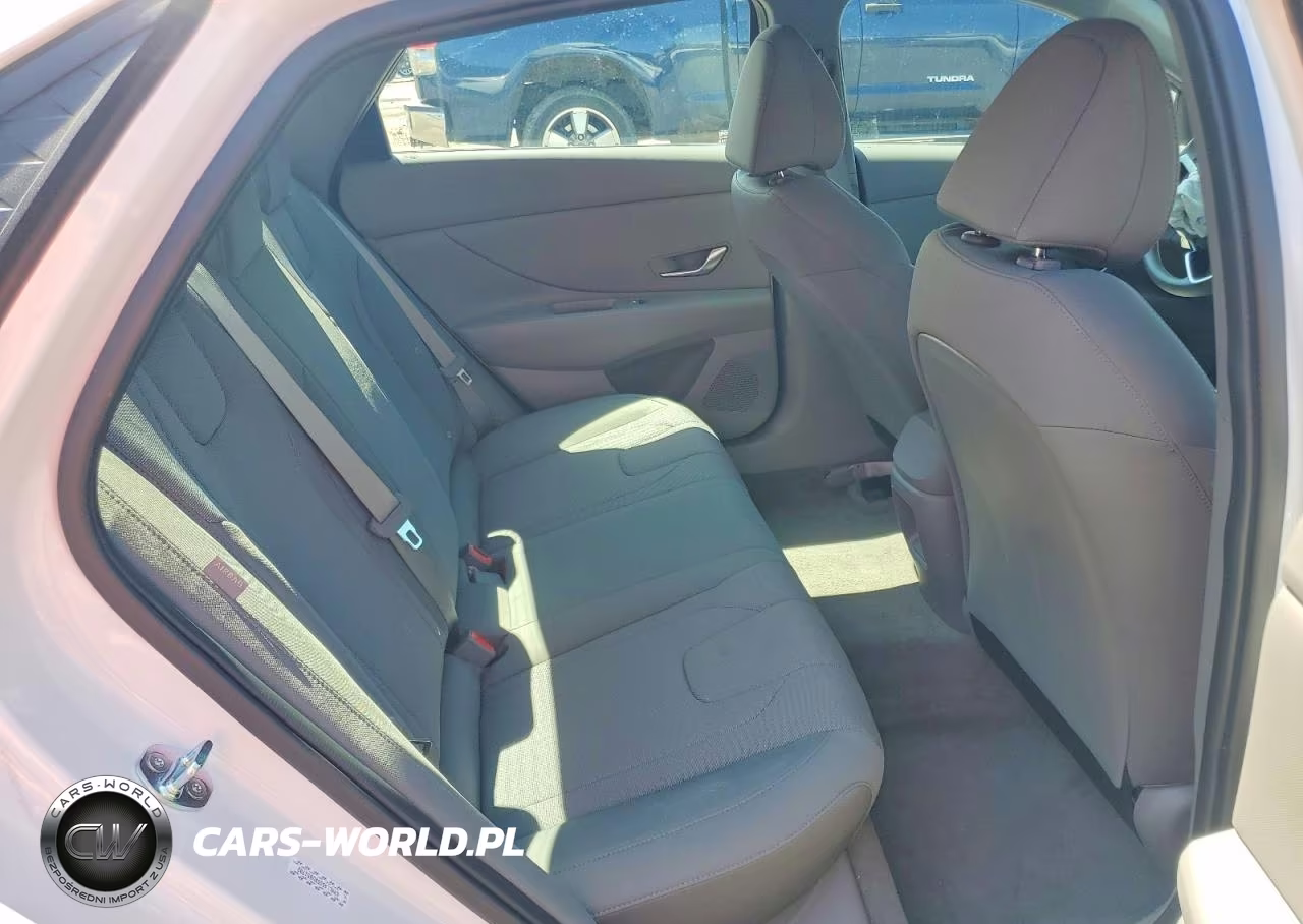 2024 Hyundai Elantra Se VIN:KMHLL4DG5RU851702 - 10