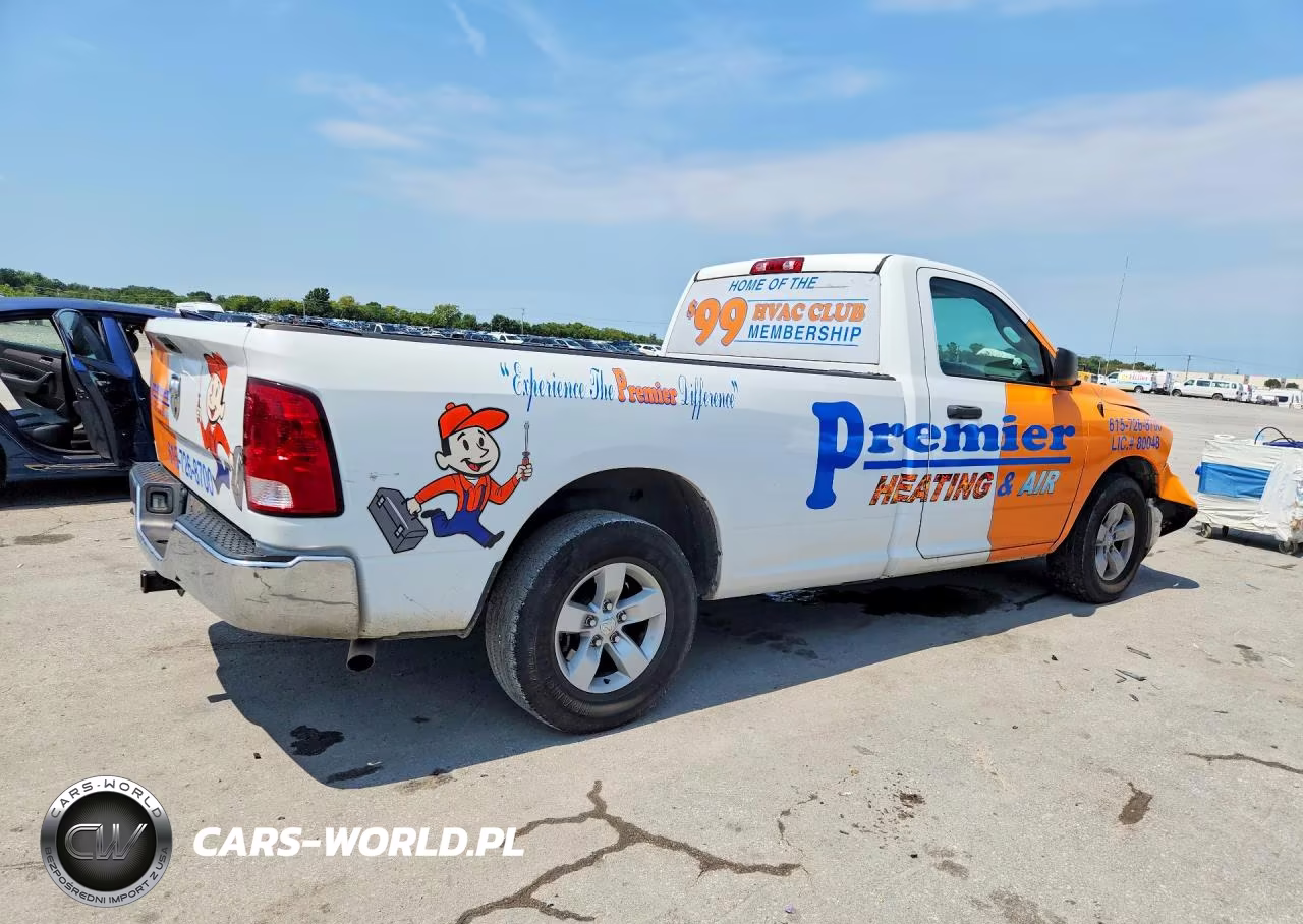 2020 Ram 1500 Classic Tradesman VIN:3C6JR6DT3LG305243 - 3