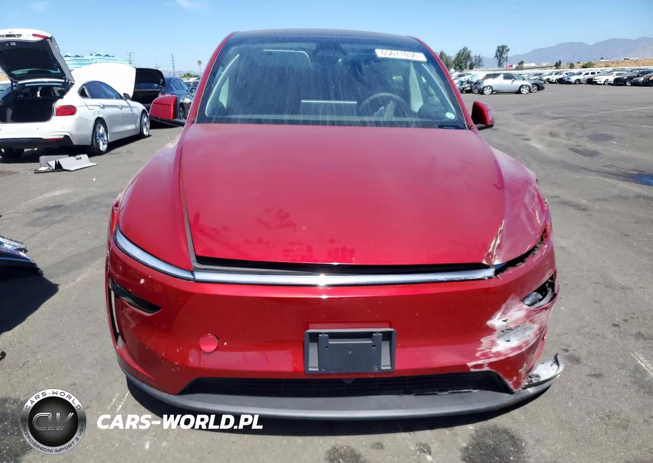 2026 Tesla Model Y VIN:7SAYGDEE2TF325803 - 5