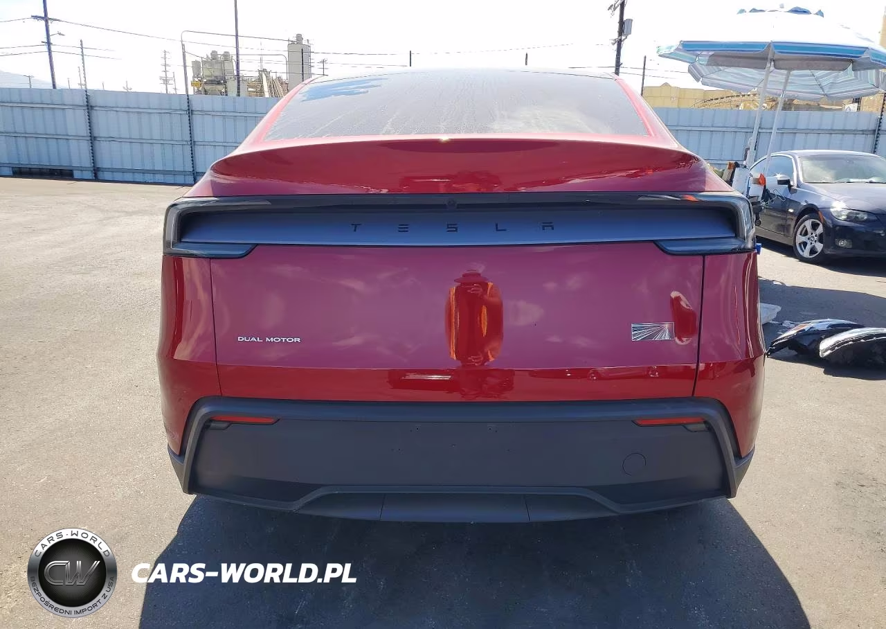 2026 Tesla Model Y VIN:7SAYGDEE2TF325803 - 6