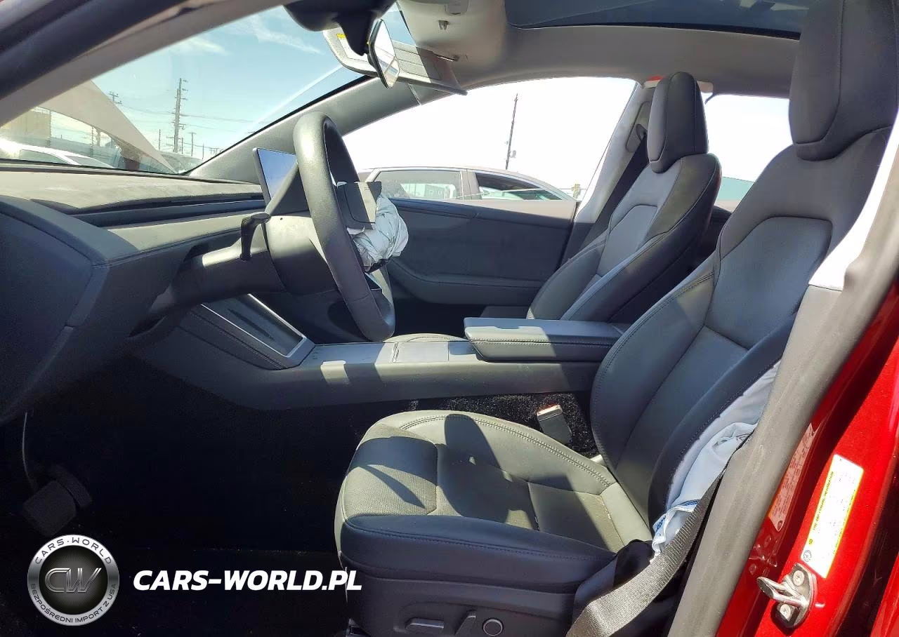 2026 Tesla Model Y VIN:7SAYGDEE2TF325803 - 7