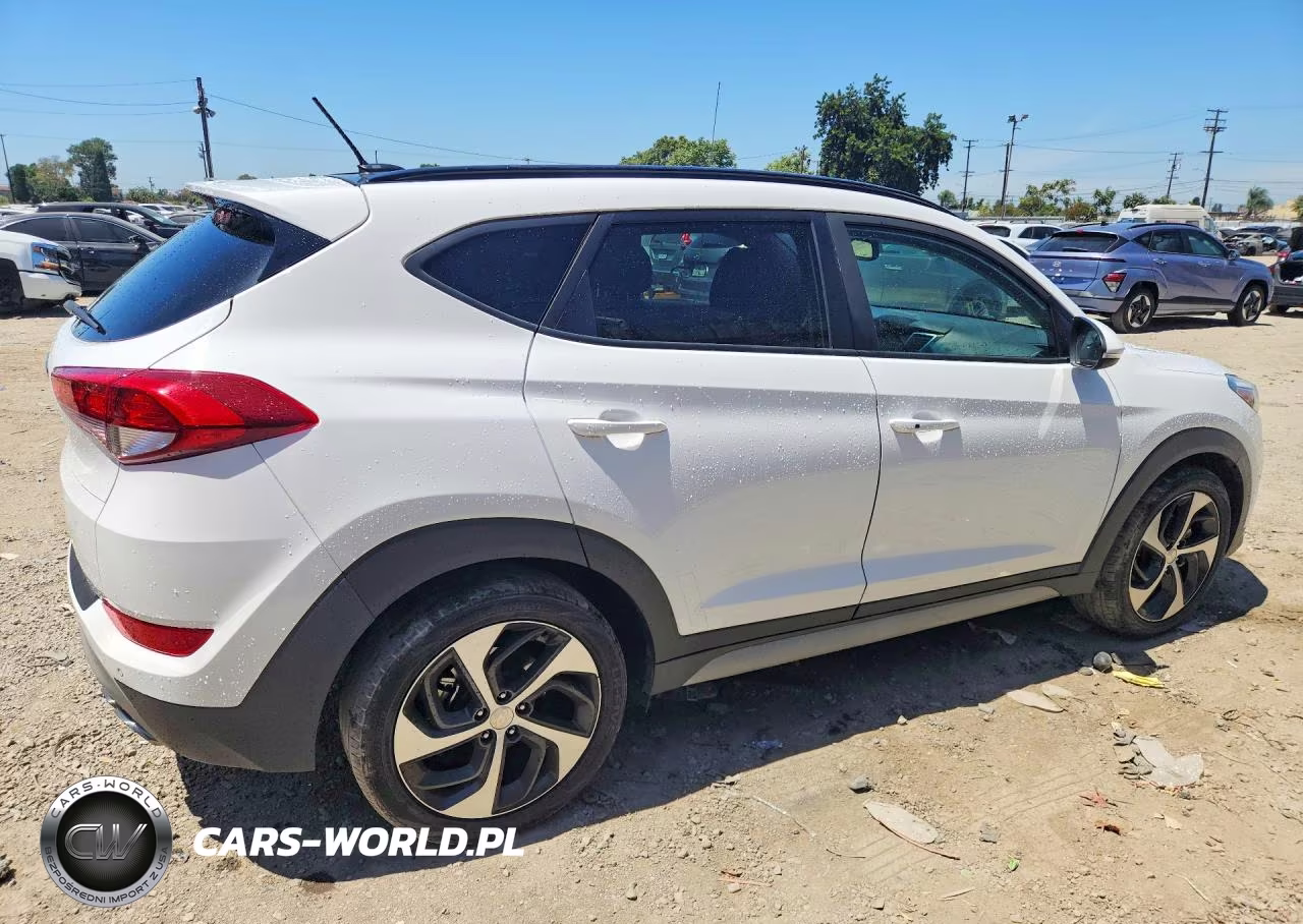 2017 Hyundai Tucson Value VIN:KM8J33A25HU578138 - 3