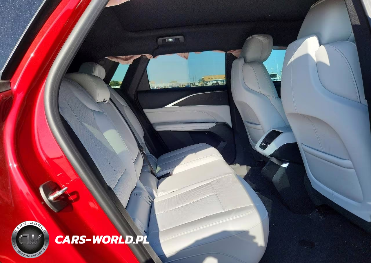 2024 Cadillac Lyriq Sport VIN:1GYKPTRK7RZ109245 - 11