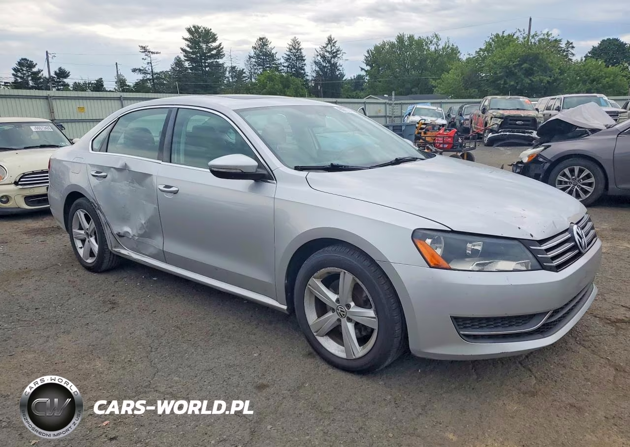 2012 Volkswagen Passat Se VIN:1VWBP7A38CC081707 - 4