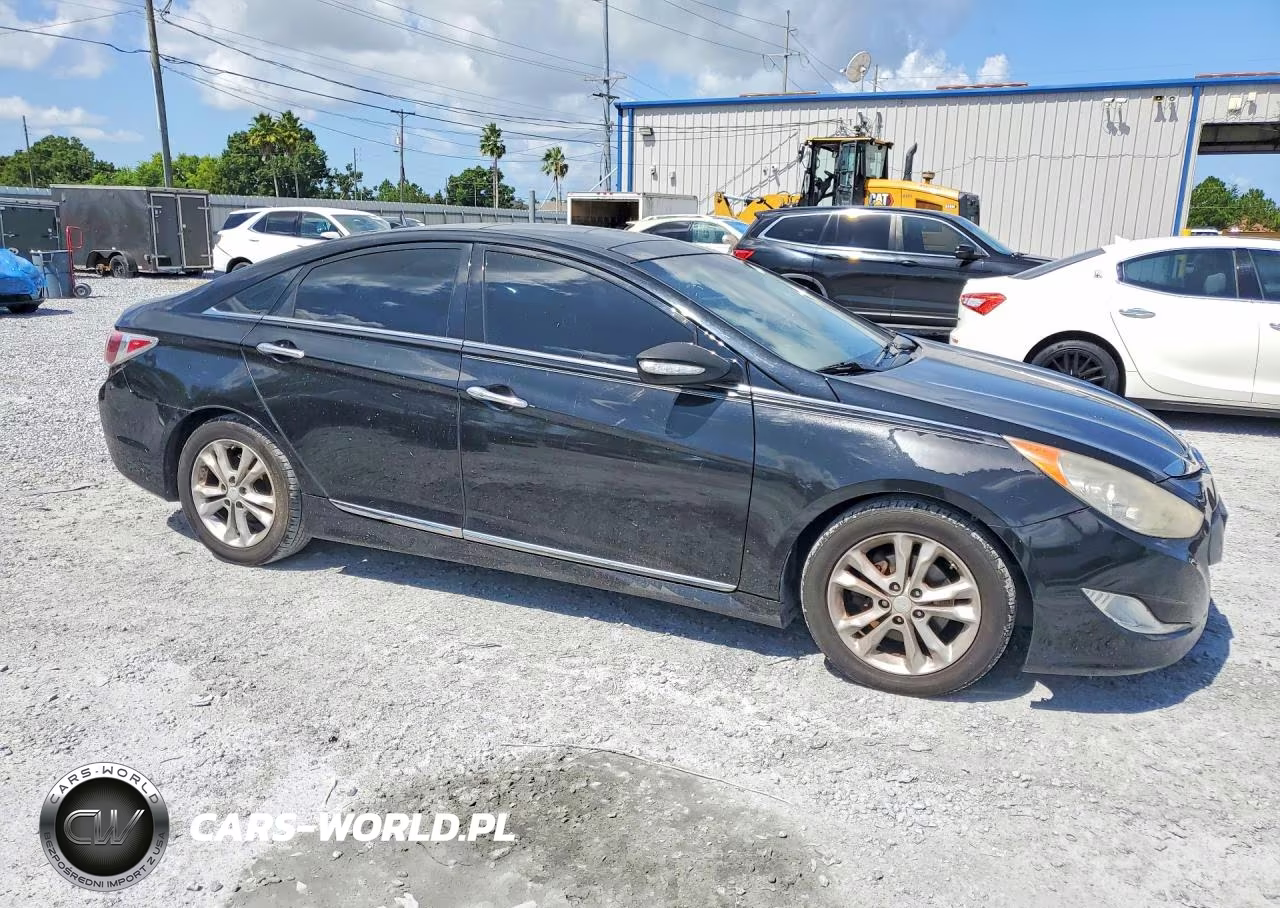 2014 Hyundai Sonata Hybrid VIN:KMHEC4A46EA105919 - 4