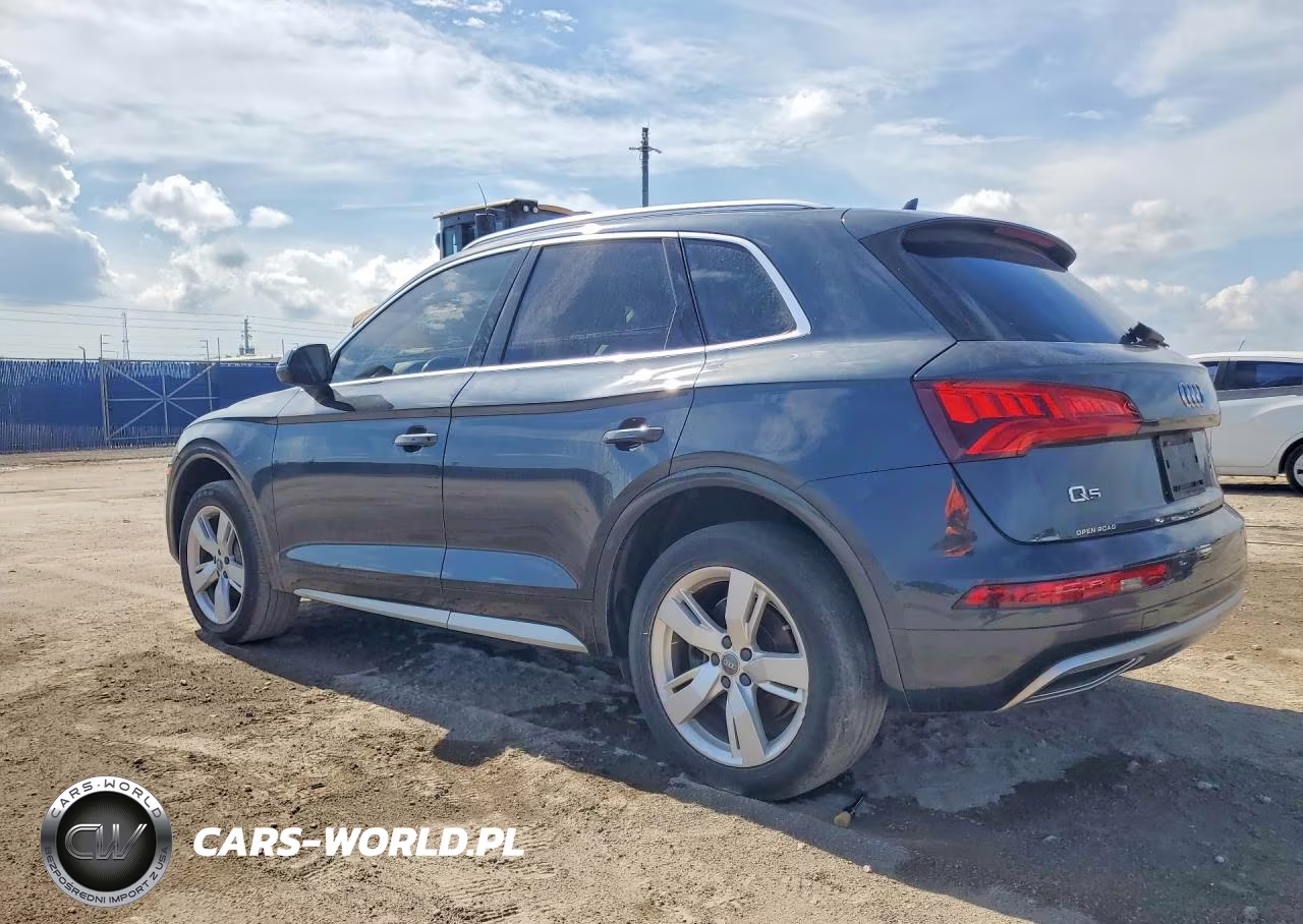 2019 Audi Q5 Premium VIN:WA1ANAFY2K2049386 - 2