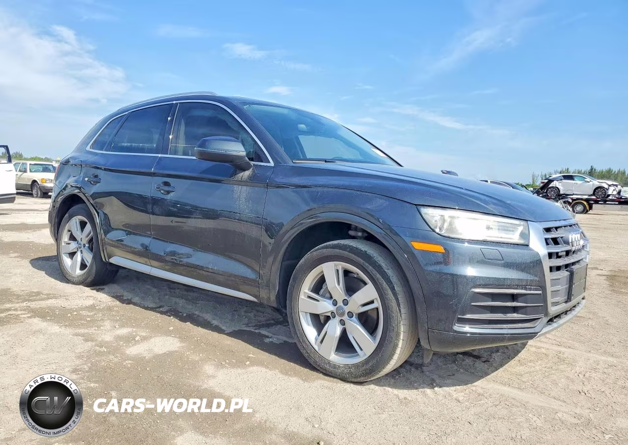 2019 Audi Q5 Premium VIN:WA1ANAFY2K2049386 - 4