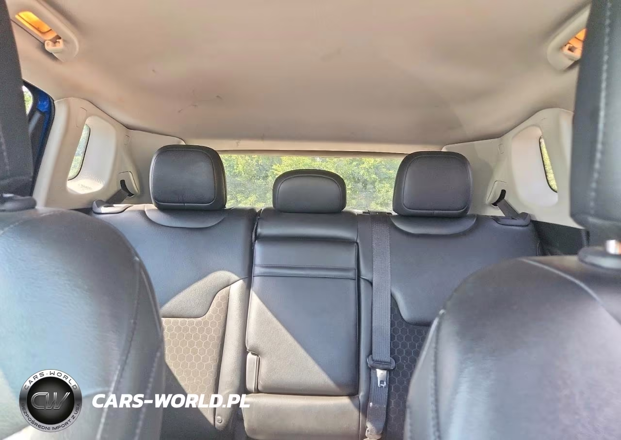 2018 Jeep Compass Latitude VIN:3C4NJCBB5JT286533 - 10