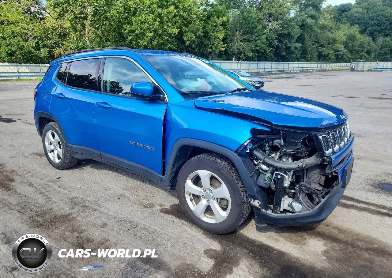 2018 Jeep Compass Latitude VIN:3C4NJCBB5JT286533 - 4