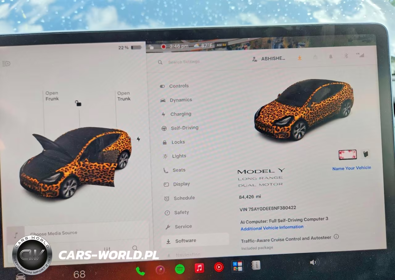 2022 Tesla Model Y VIN:7SAYGDEE8NF380422 - 9