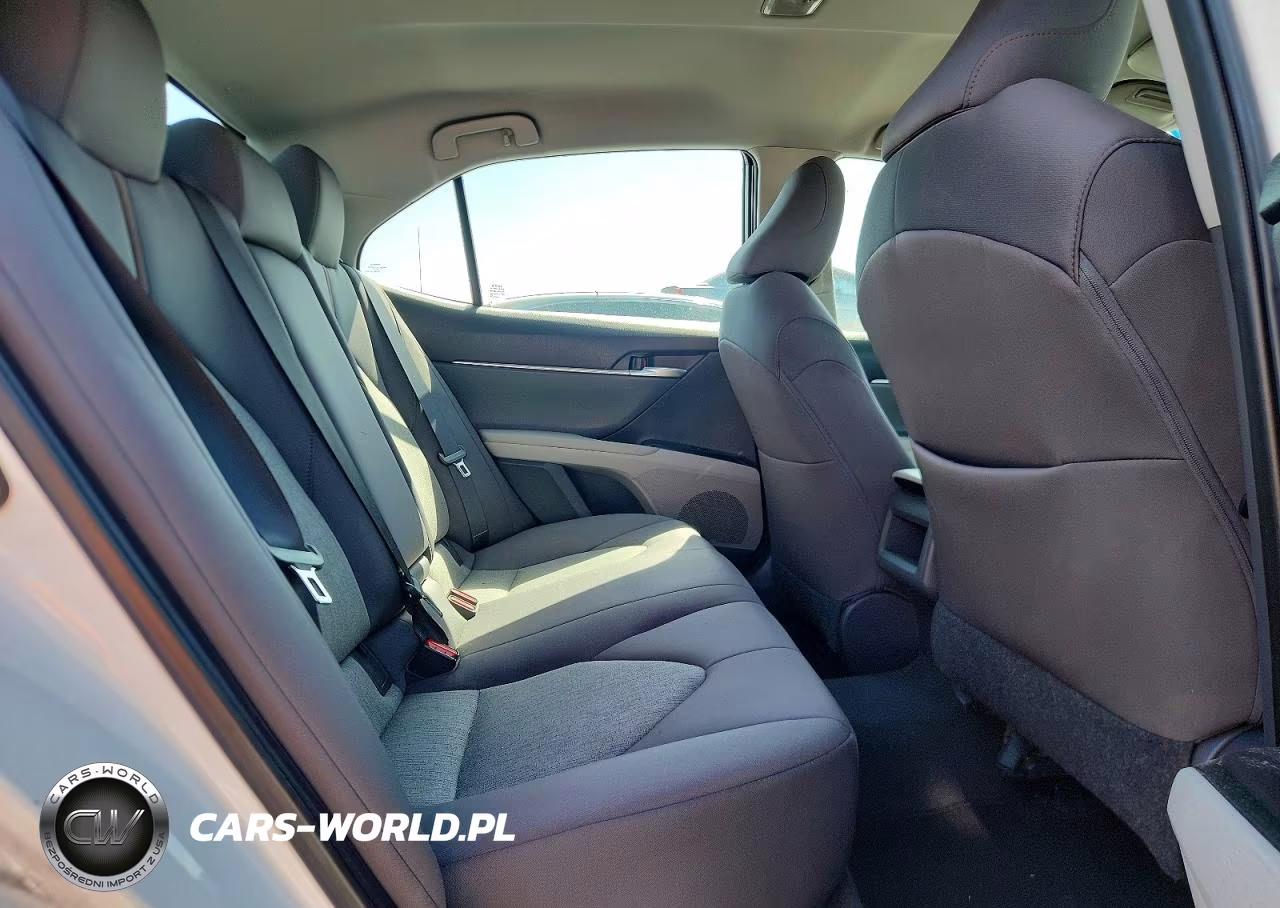 2018 Toyota Camry Le VIN:4T1B11HK5JU514465 - 10
