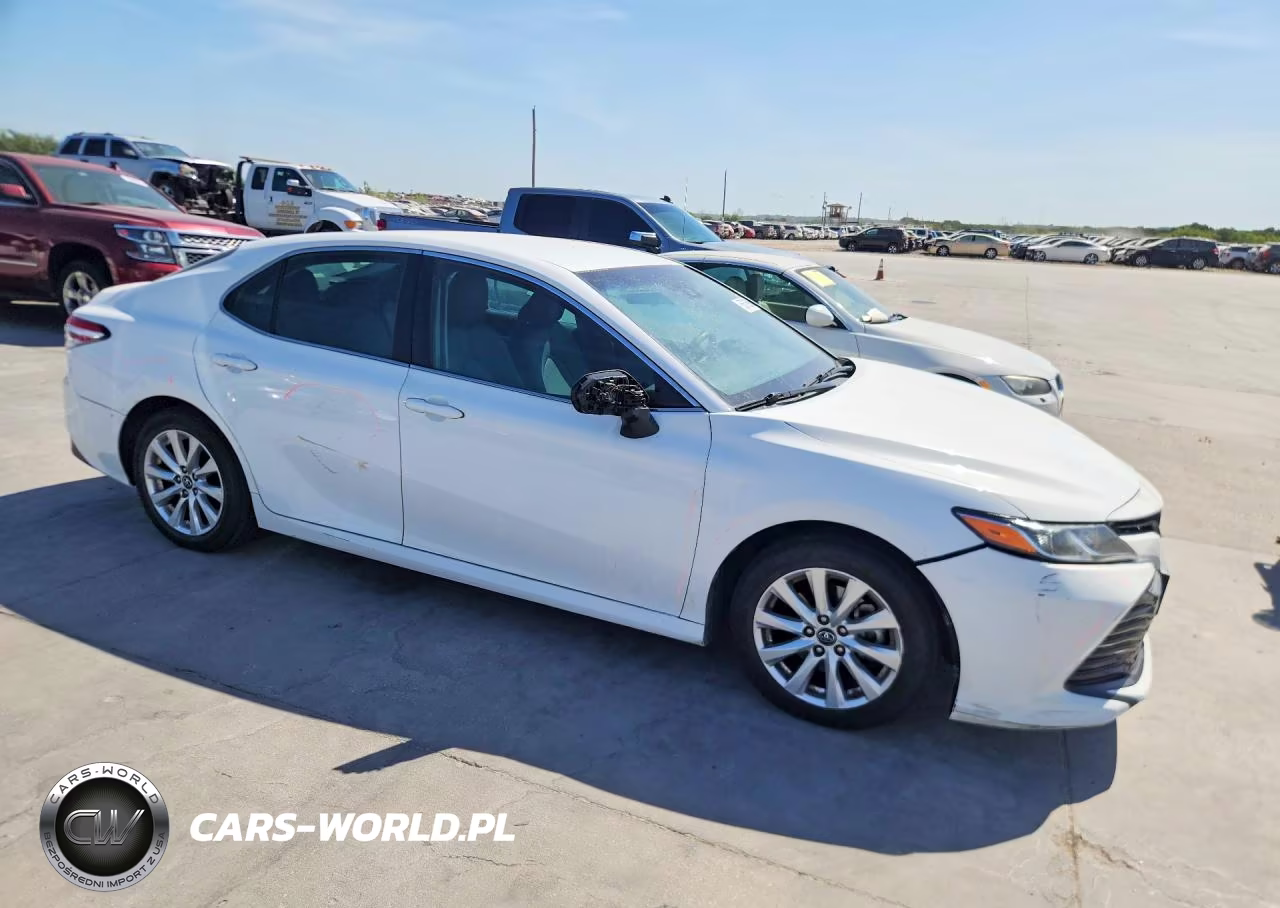 2018 Toyota Camry Le VIN:4T1B11HK5JU514465 - 4