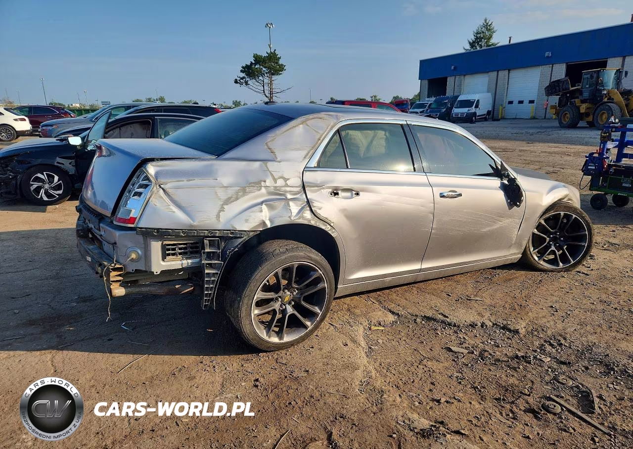 2013 Chrysler 300C VIN:2C3CCAKT1DH632576 - 3