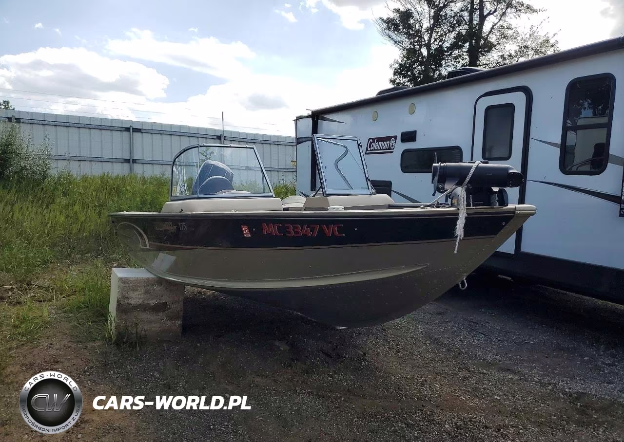 2003 Alumacraft Boat