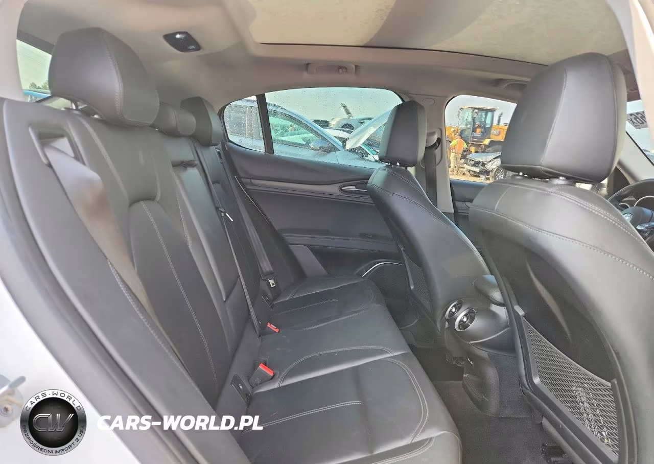 2021 Alfa Romeo Stelvio Ti VIN:ZASPAKBN8M7D02379 - 10