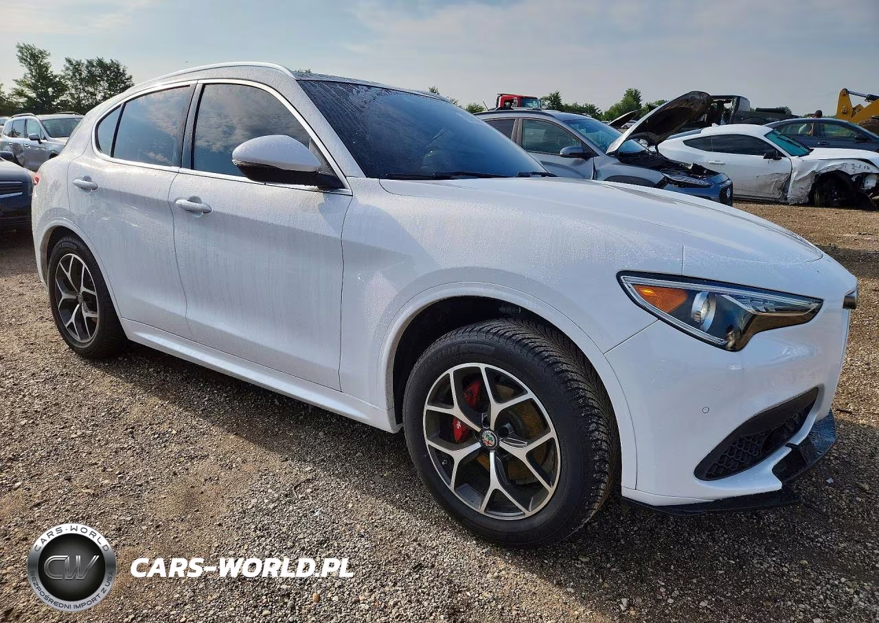 2021 Alfa Romeo Stelvio Ti VIN:ZASPAKBN8M7D02379 - 4