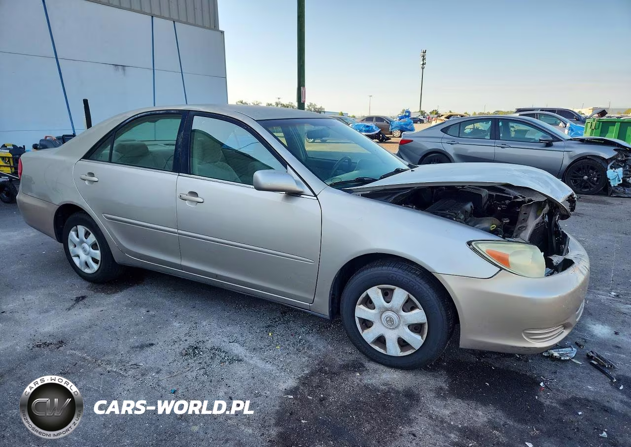 2003 Toyota Camry Le VIN:4T1BE32K33U776027 - 4