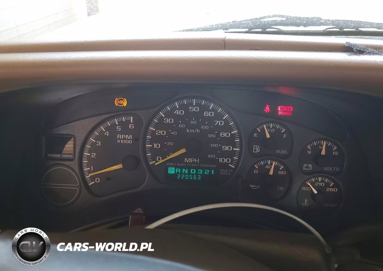 2000 Chevrolet Silverado C1500 VIN:2GCEC19T8Y1351335 - 9