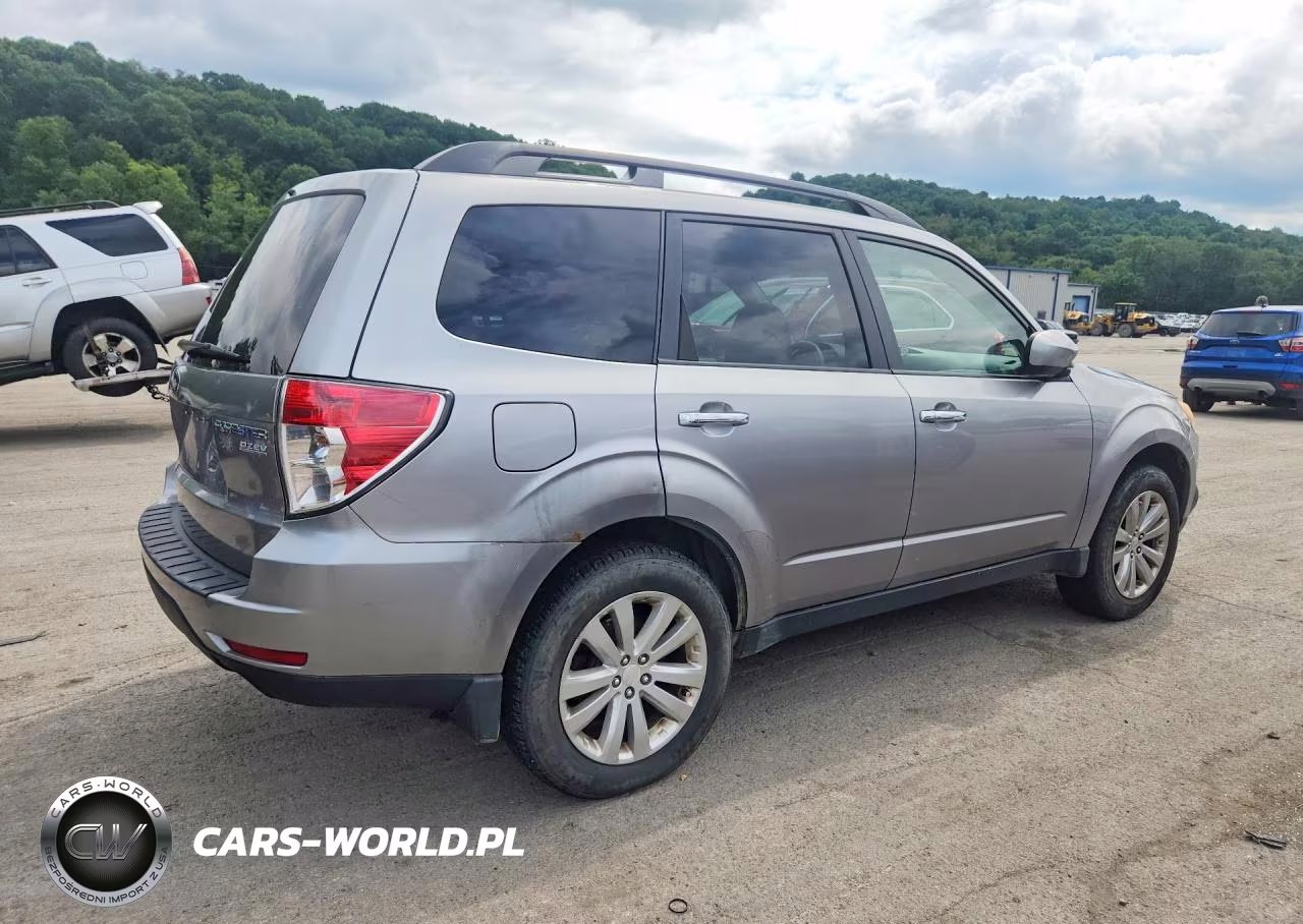 2011 Subaru Forester 2.5X Premium VIN:JF2SHADCXBG702348 - 3