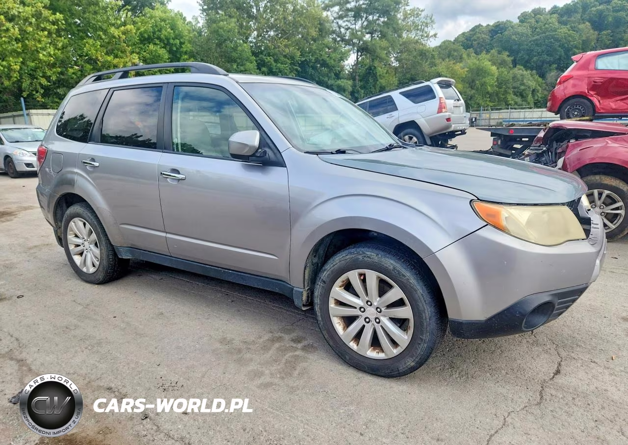 2011 Subaru Forester 2.5X Premium VIN:JF2SHADCXBG702348 - 4