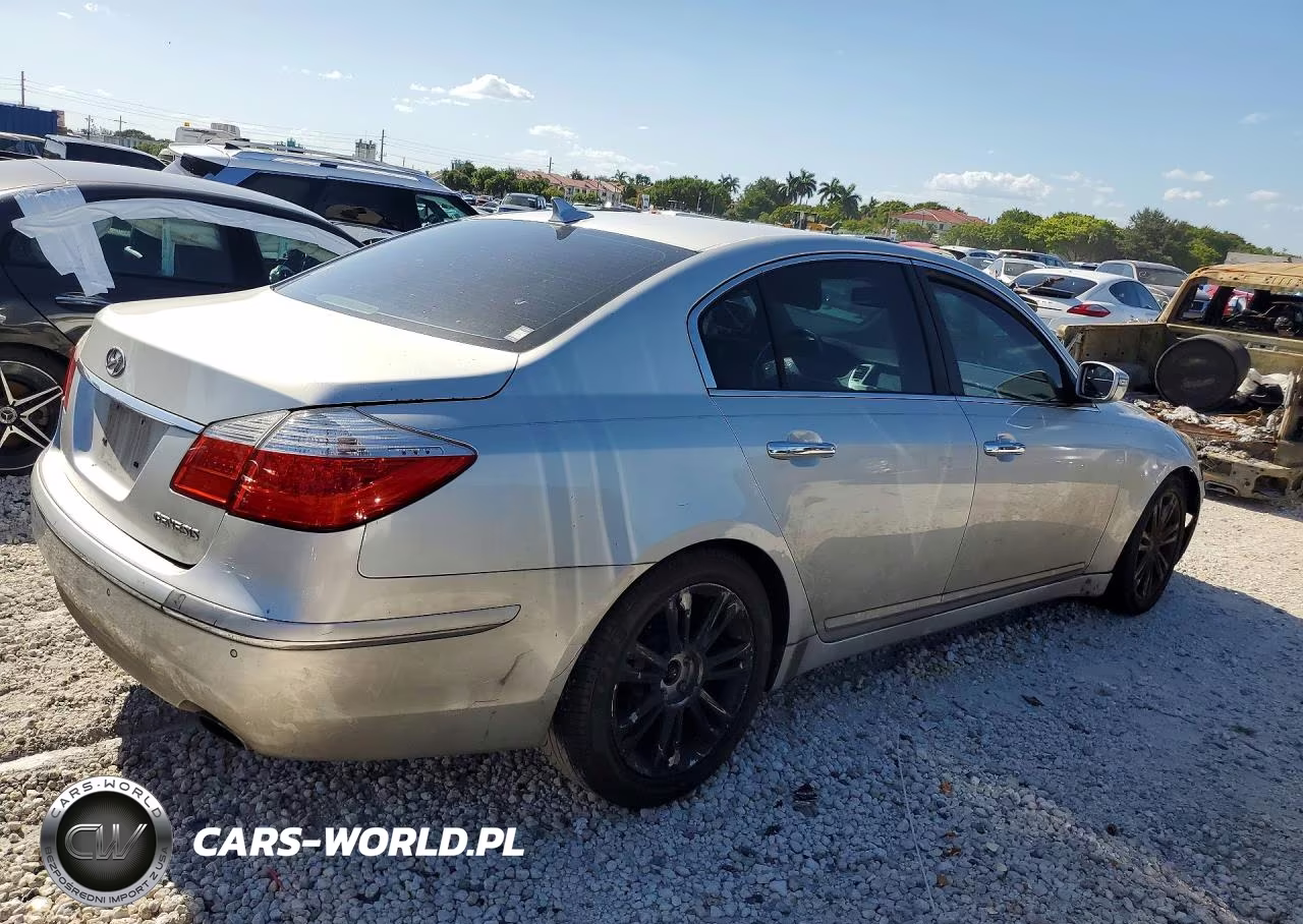 2011 Hyundai Genesis 3.8L VIN:KMHGC4DE2BU131070 - 3