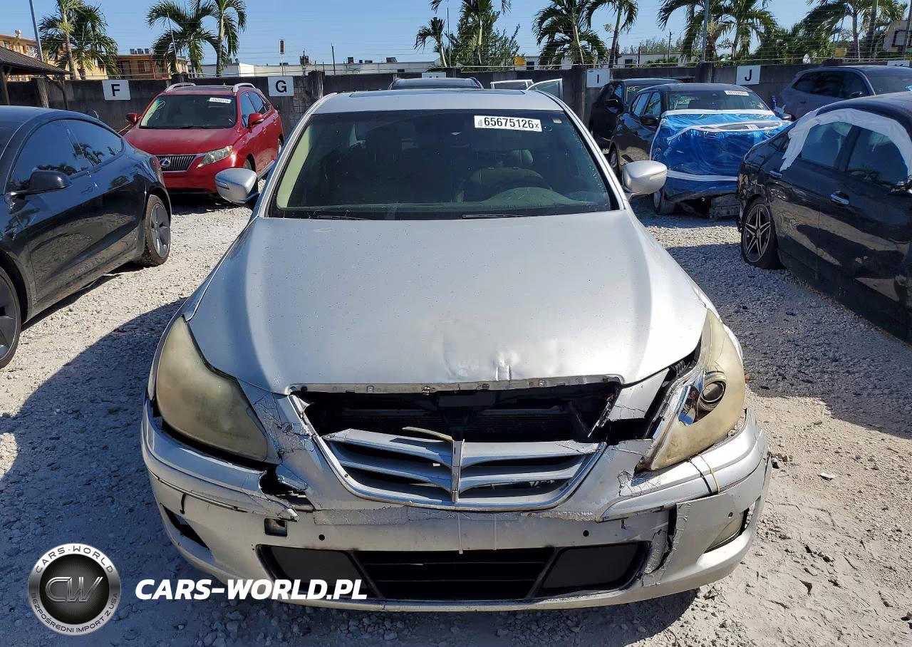 2011 Hyundai Genesis 3.8L VIN:KMHGC4DE2BU131070 - 5