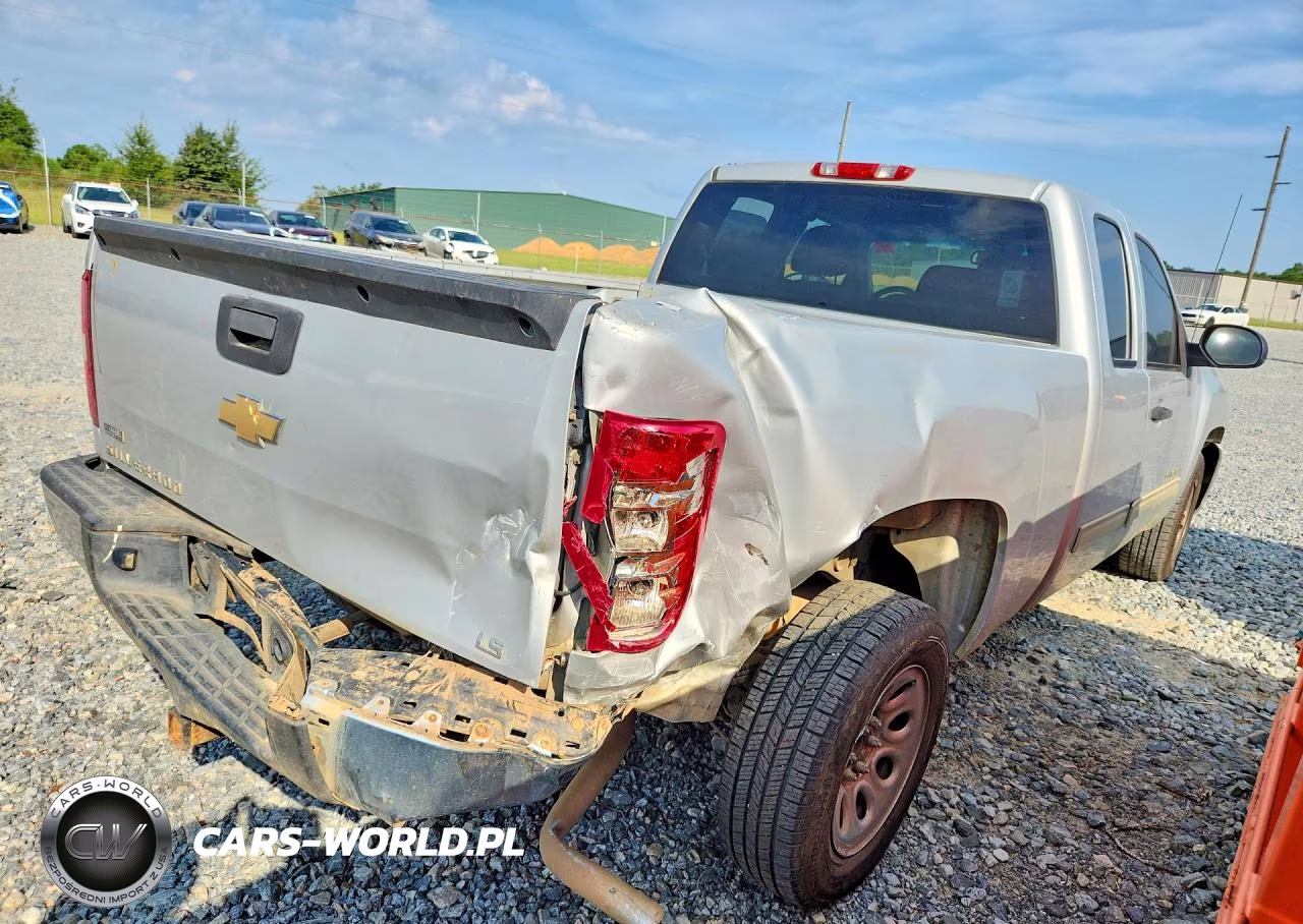 2011 Chevrolet Silverado C1500 Ls VIN:1GCRCREA7BZ399279 - 3