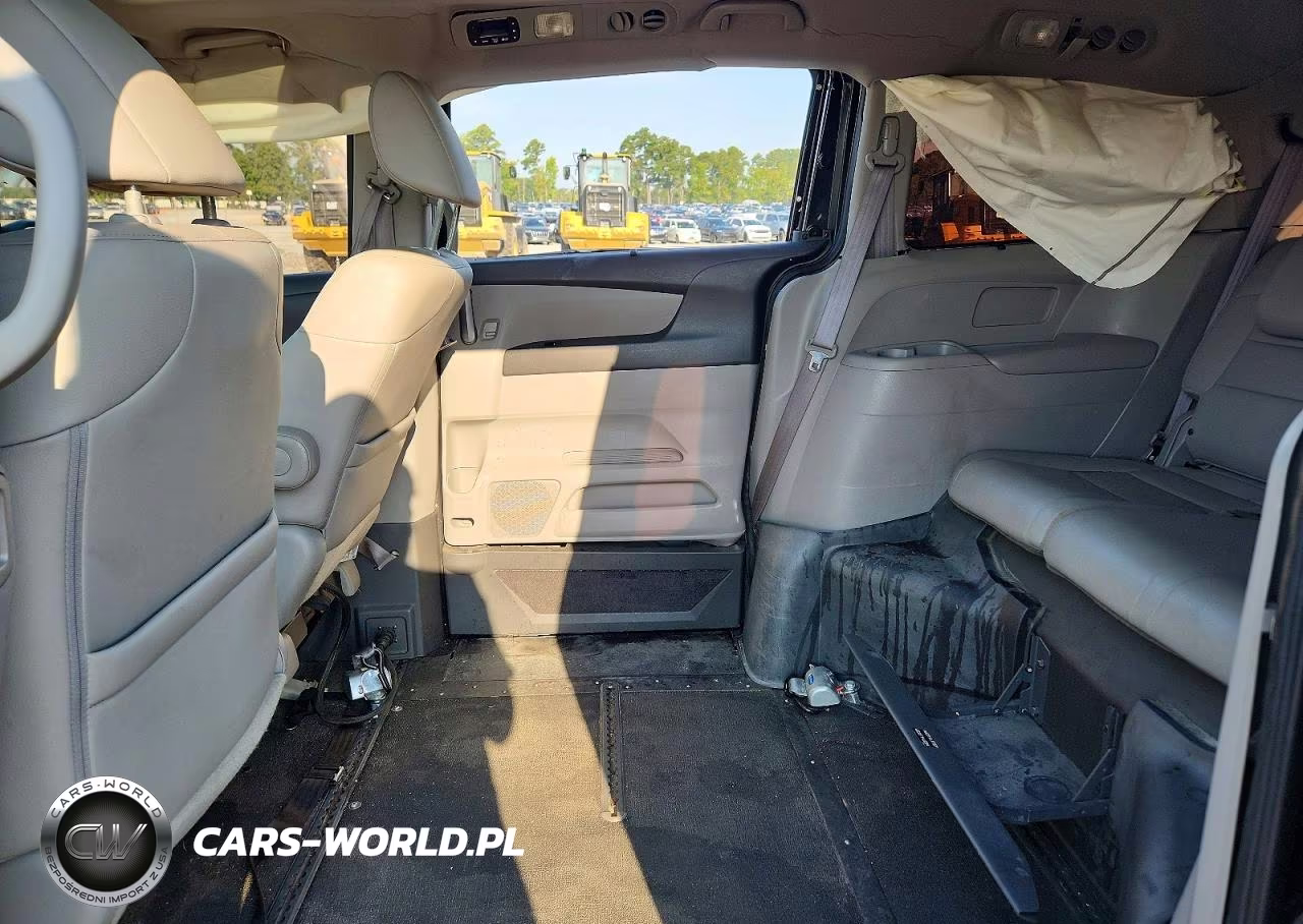 2013 Honda Odyssey Touring VIN:5FNRL5H99DB053849 - 11
