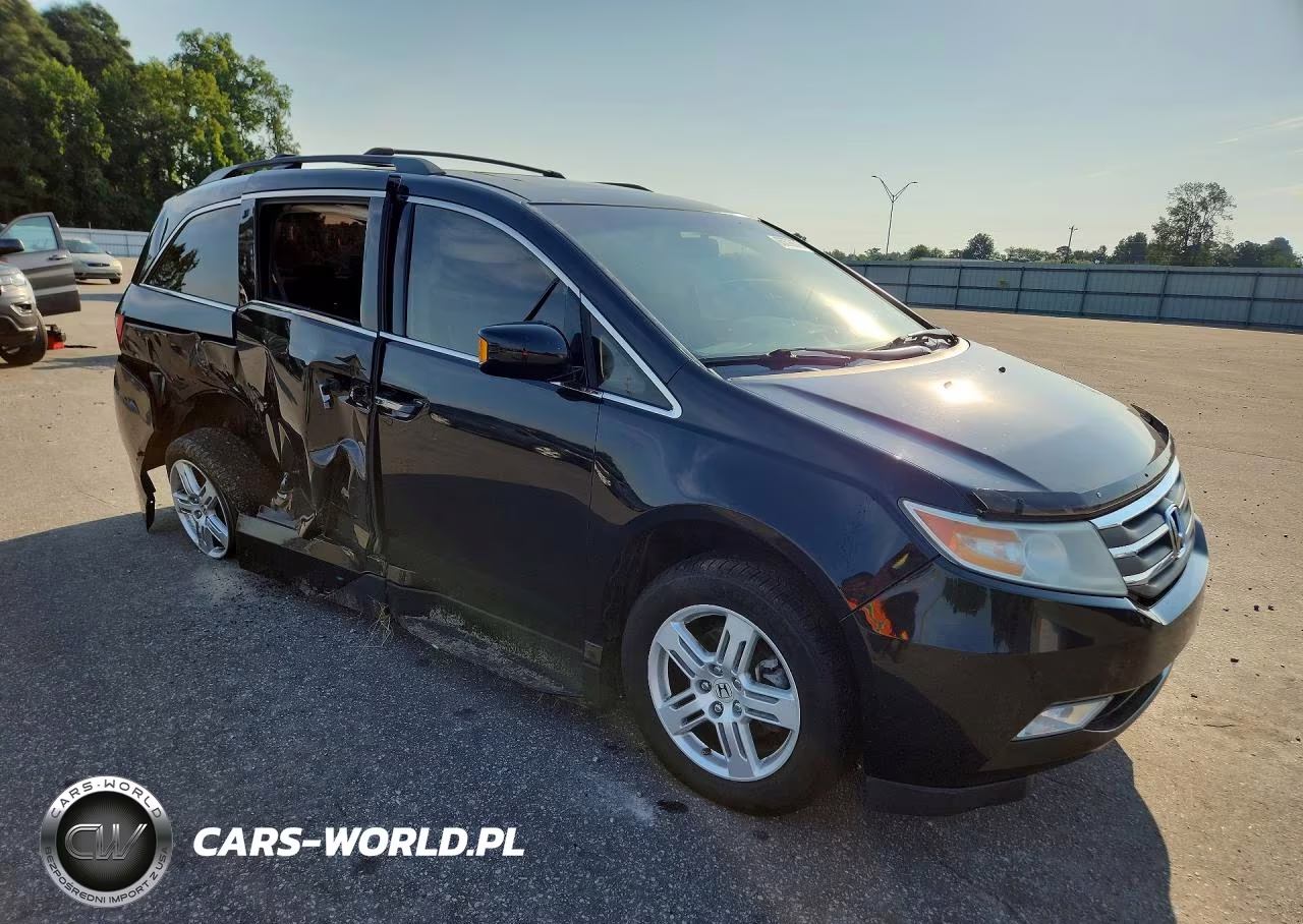 2013 Honda Odyssey Touring VIN:5FNRL5H99DB053849 - 4