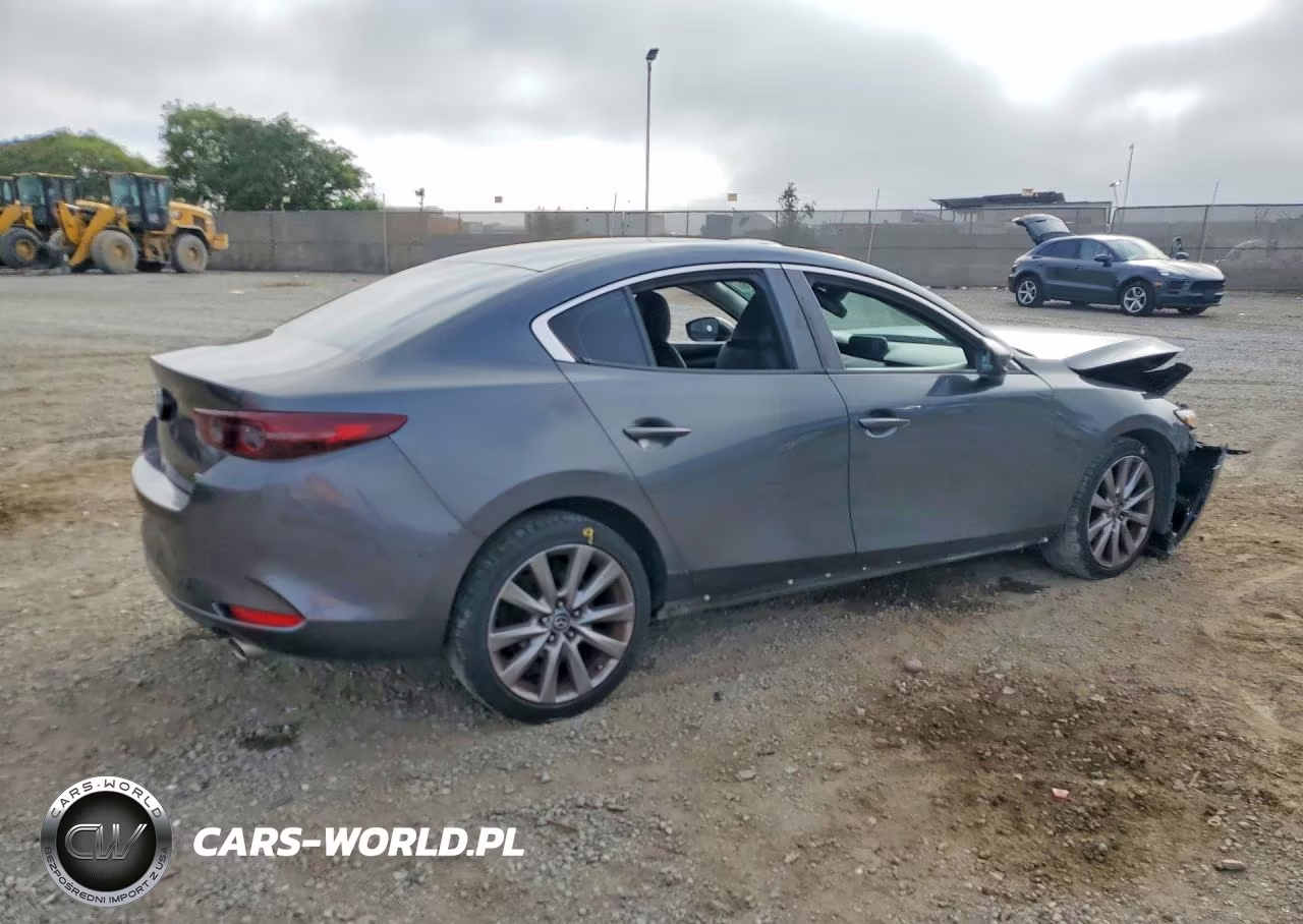 2019 Mazda 3 Preferred Plus VIN:JM1BPACL5K1111379 - 3