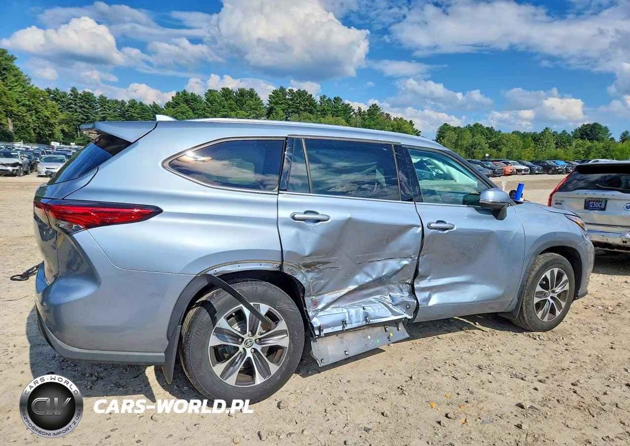 2020 Toyota Highlander Xle VIN:5TDGZRBH3LS043812 - 3