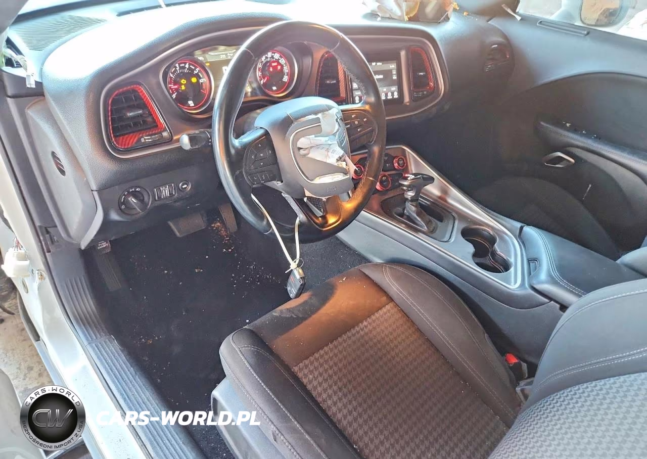 2019 Dodge Challenger Sxt VIN:2C3CDZAG0KH701044 - 8