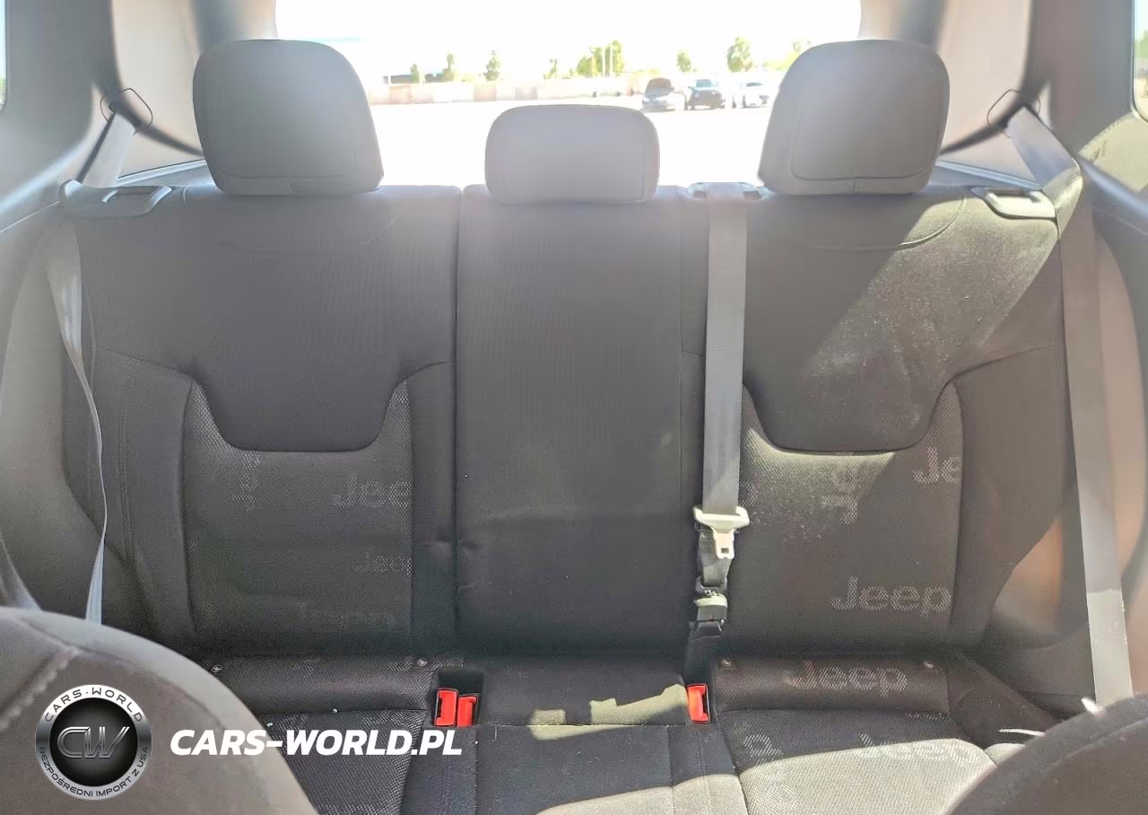 2017 Jeep Renegade Latitude VIN:ZACCJABB2HPF76581 - 10