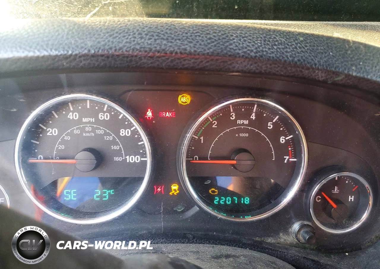 2013 Jeep Wrangler Sport VIN:1C4AJWAG0DL645025 - 9