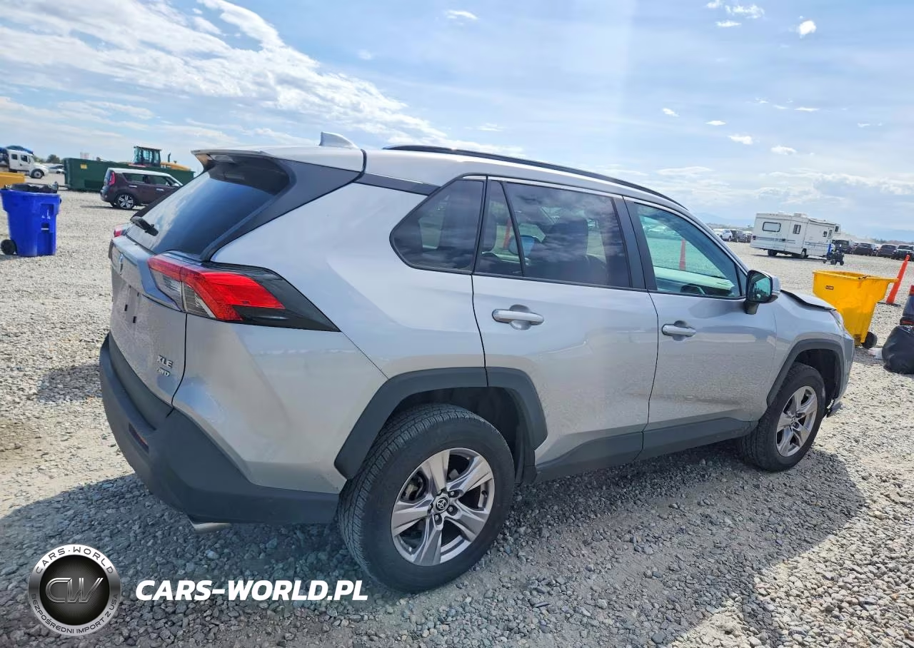 2023 Toyota Rav4 Xle VIN:2T3P1RFV2PW348455 - 3