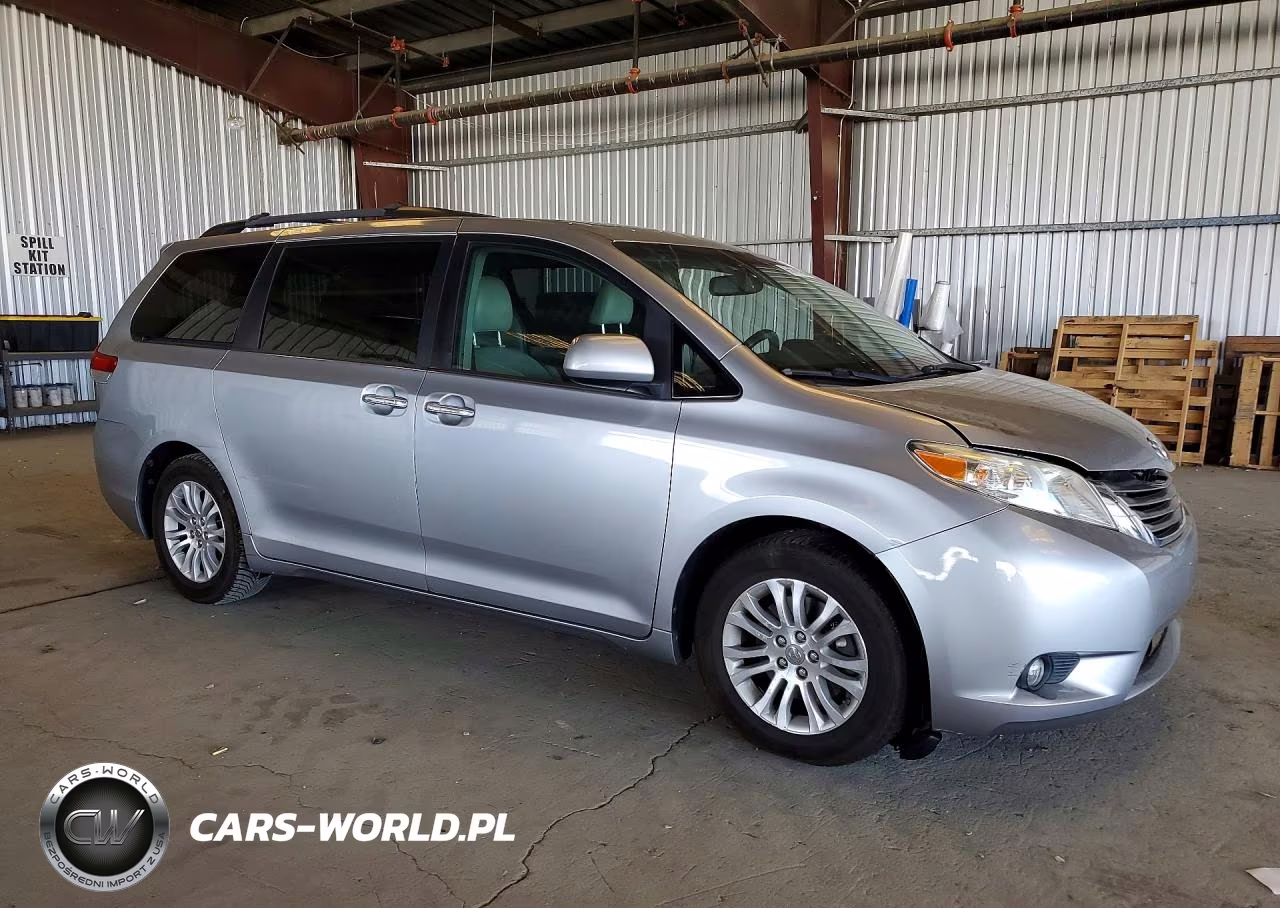 2011 Toyota Sienna Xle 8-Passenger VIN:5TDYK3DC7BS173842 - 4