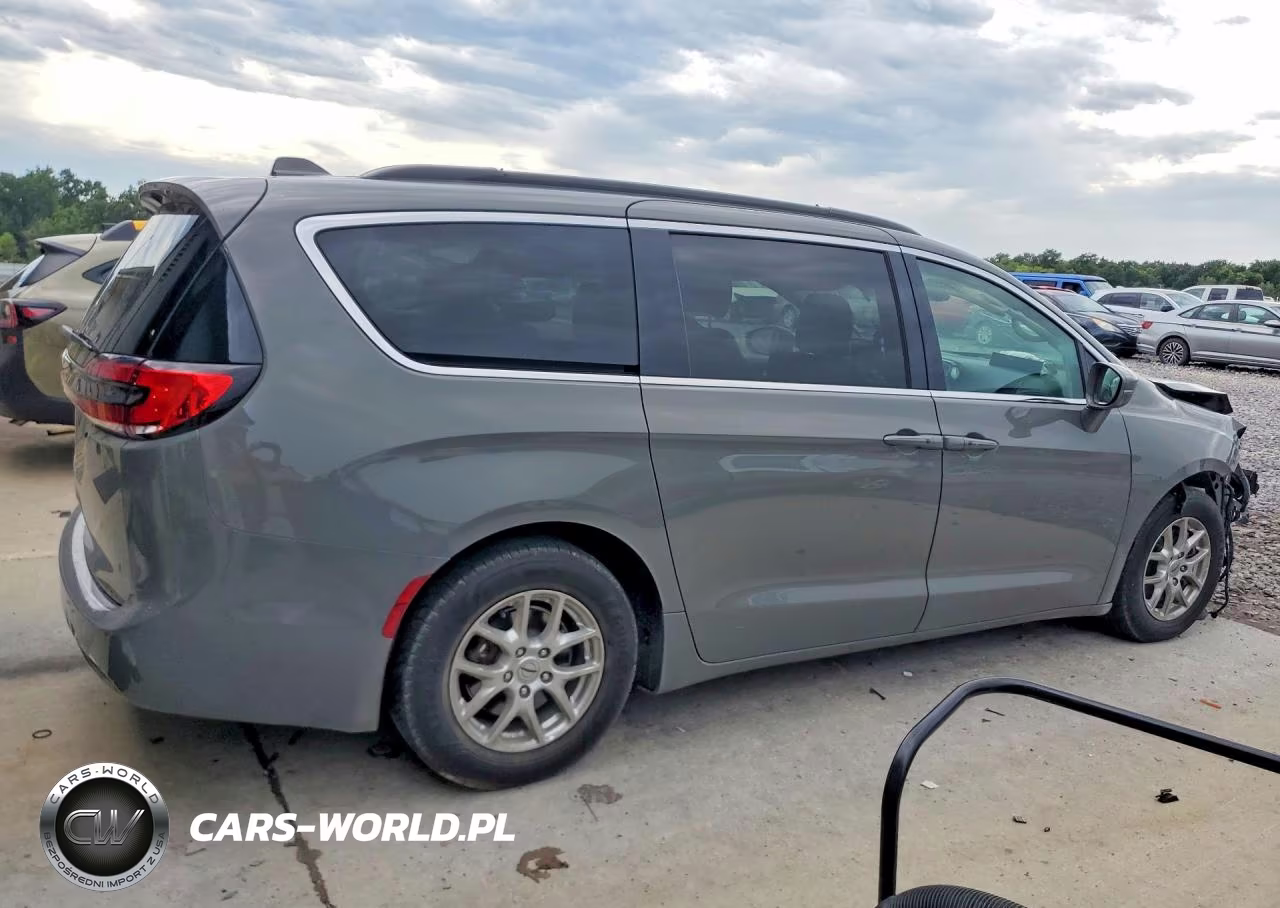 2022 Chrysler Pacifica Touring L VIN:2C4RC1BG6NR186171 - 3