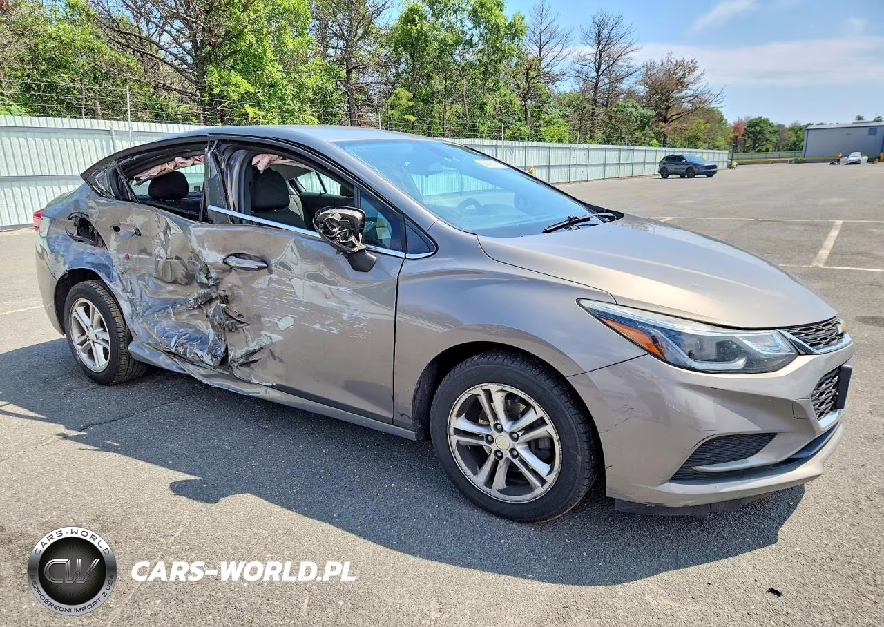 2017 Chevrolet Cruze Lt VIN:1G1BE5SM3H7280774 - 4