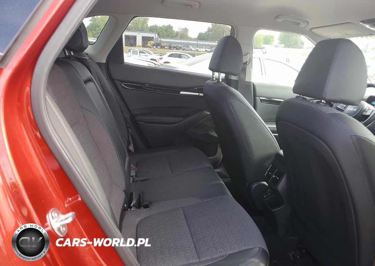 2024 Kia Seltos S VIN:KNDEUCAA4R7661165 - 10