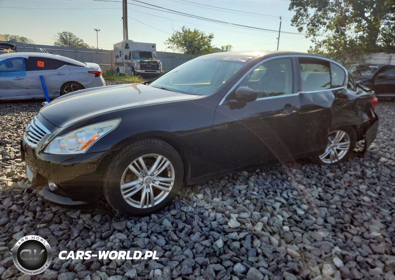 2015 Infiniti Q40 Base – zdjęcie 1 z 12
