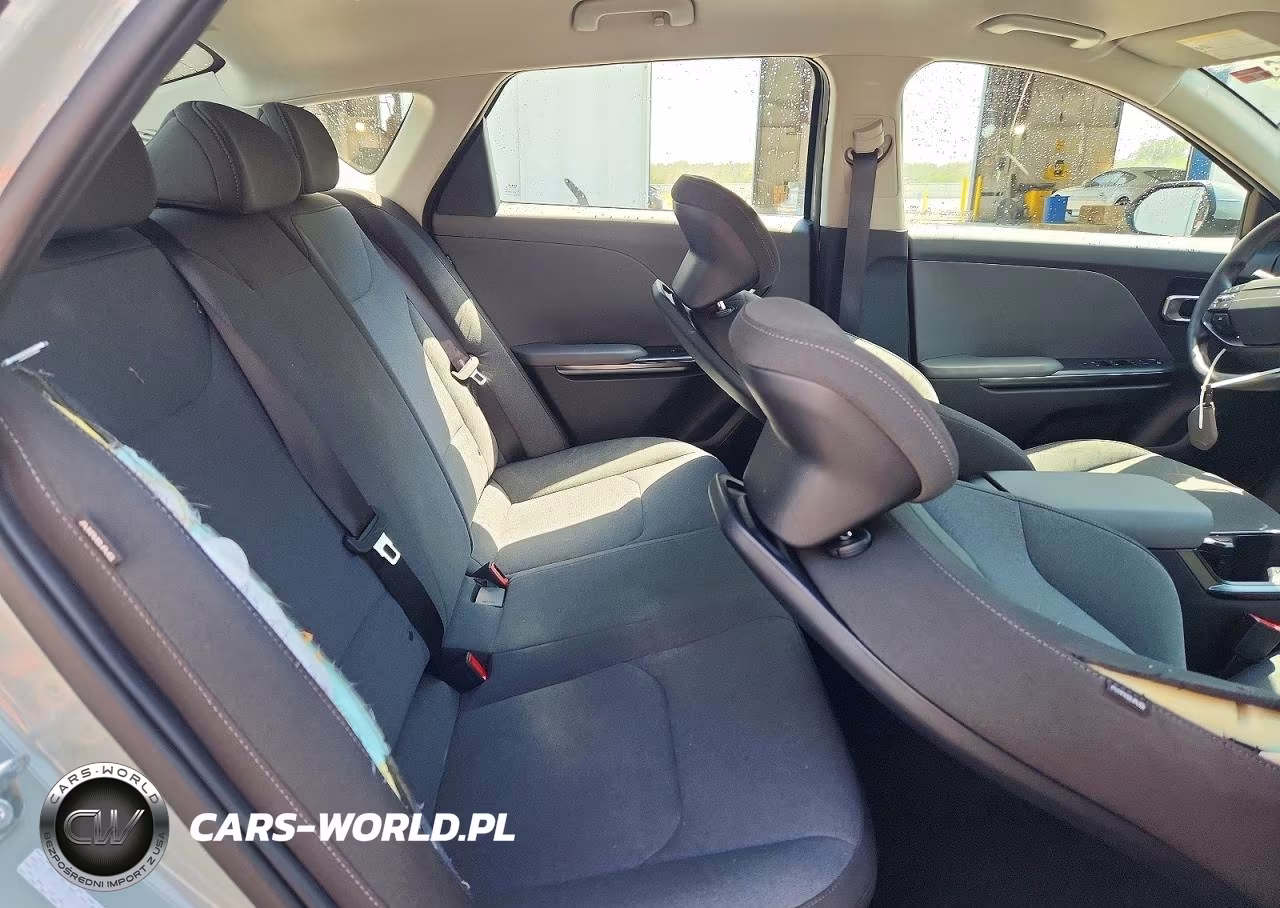 2025 Kia K4 Lxs VIN:3KPFT4DE4SE105603 - 10