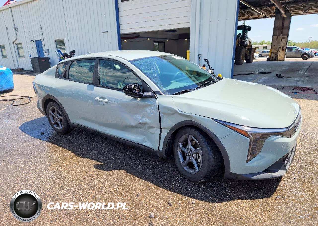 2025 Kia K4 Lxs VIN:3KPFT4DE4SE105603 - 4