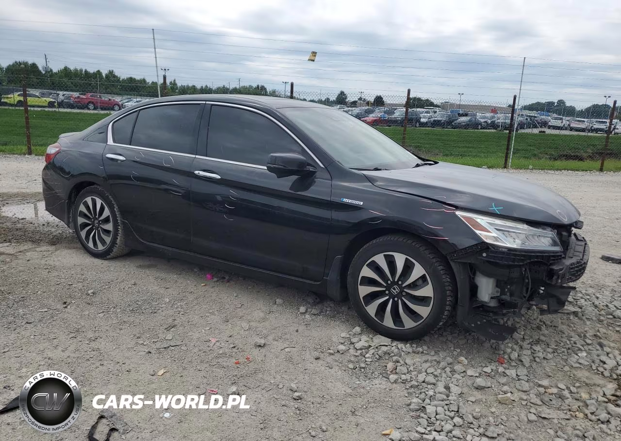 2017 Honda Accord Touring Hybrid VIN:JHMCR6F73HC024179 - 4