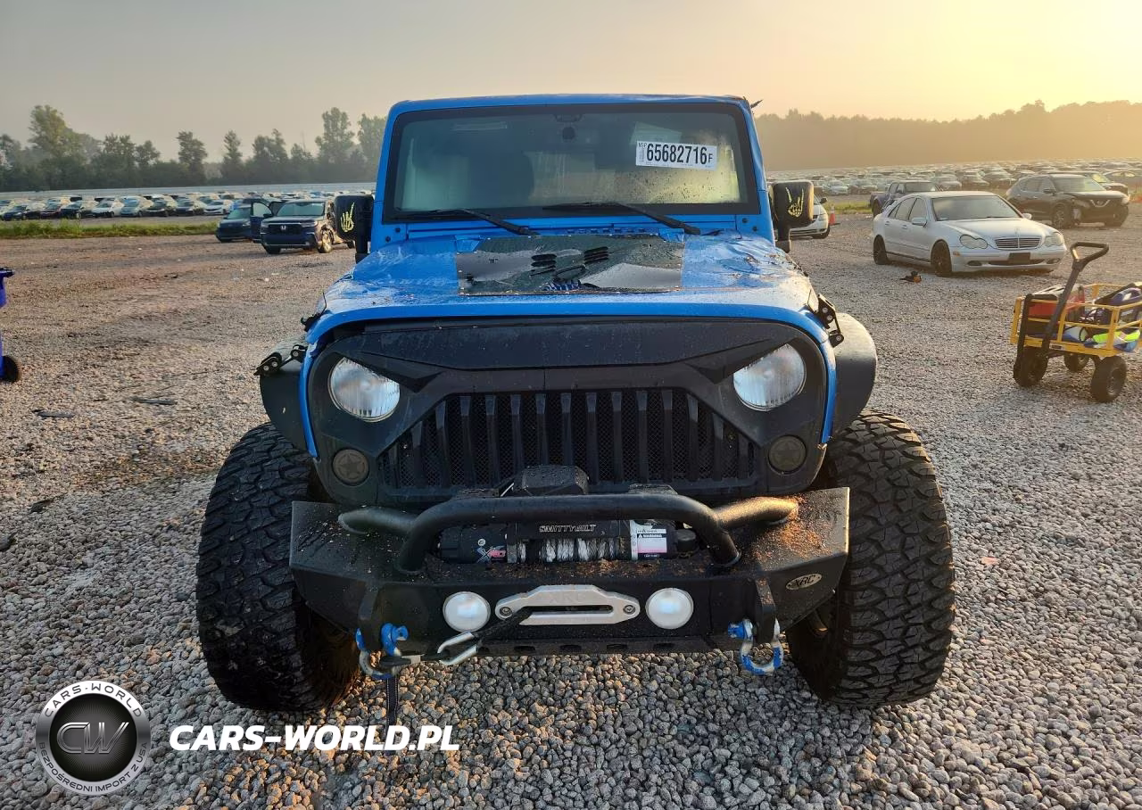 2016 Jeep Wrangler Unlimited Sahara VIN:1C4BJWEG9GL162121 - 5