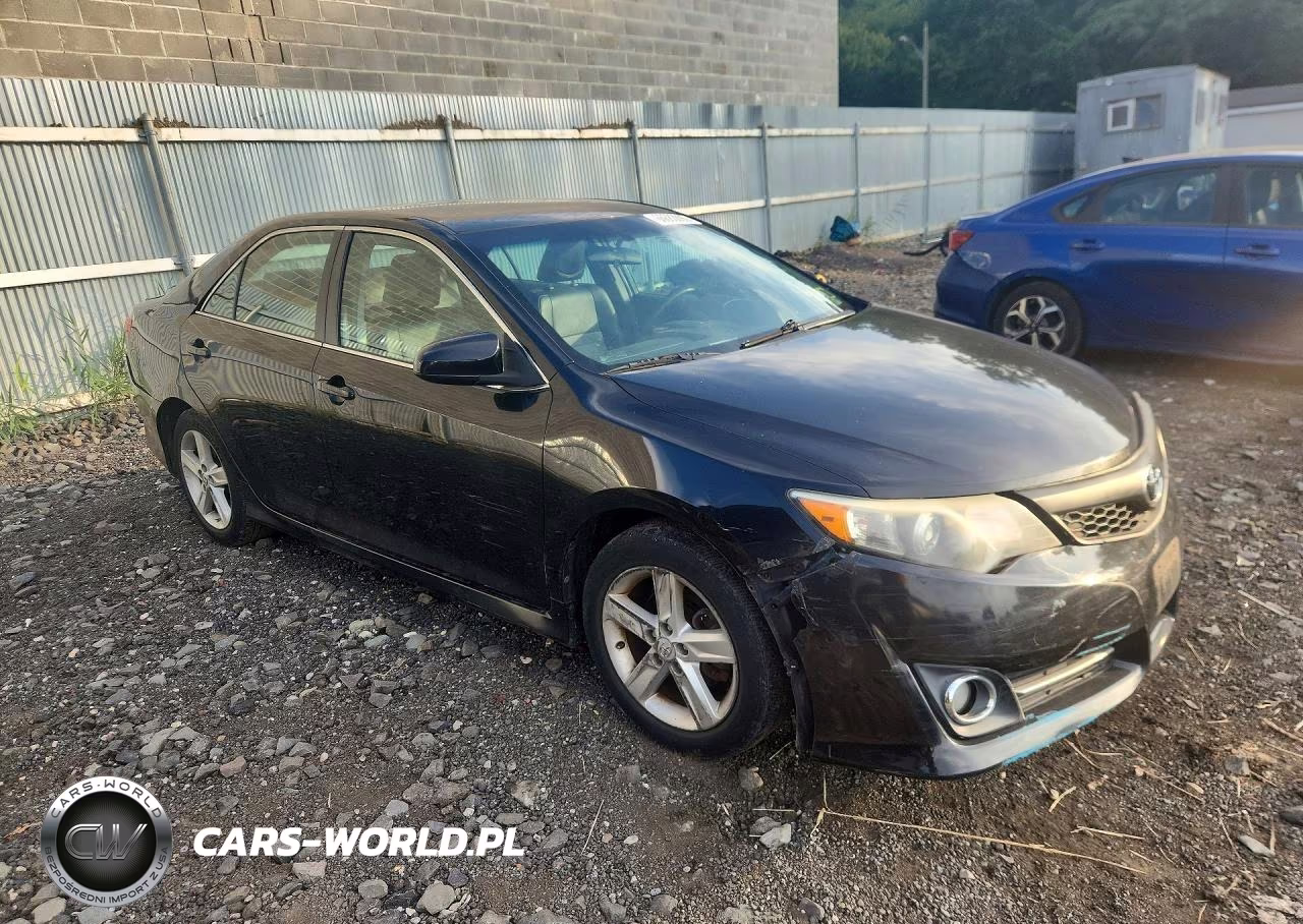 2014 Toyota Camry Se VIN:4T1BF1FK8EU418677 - 4